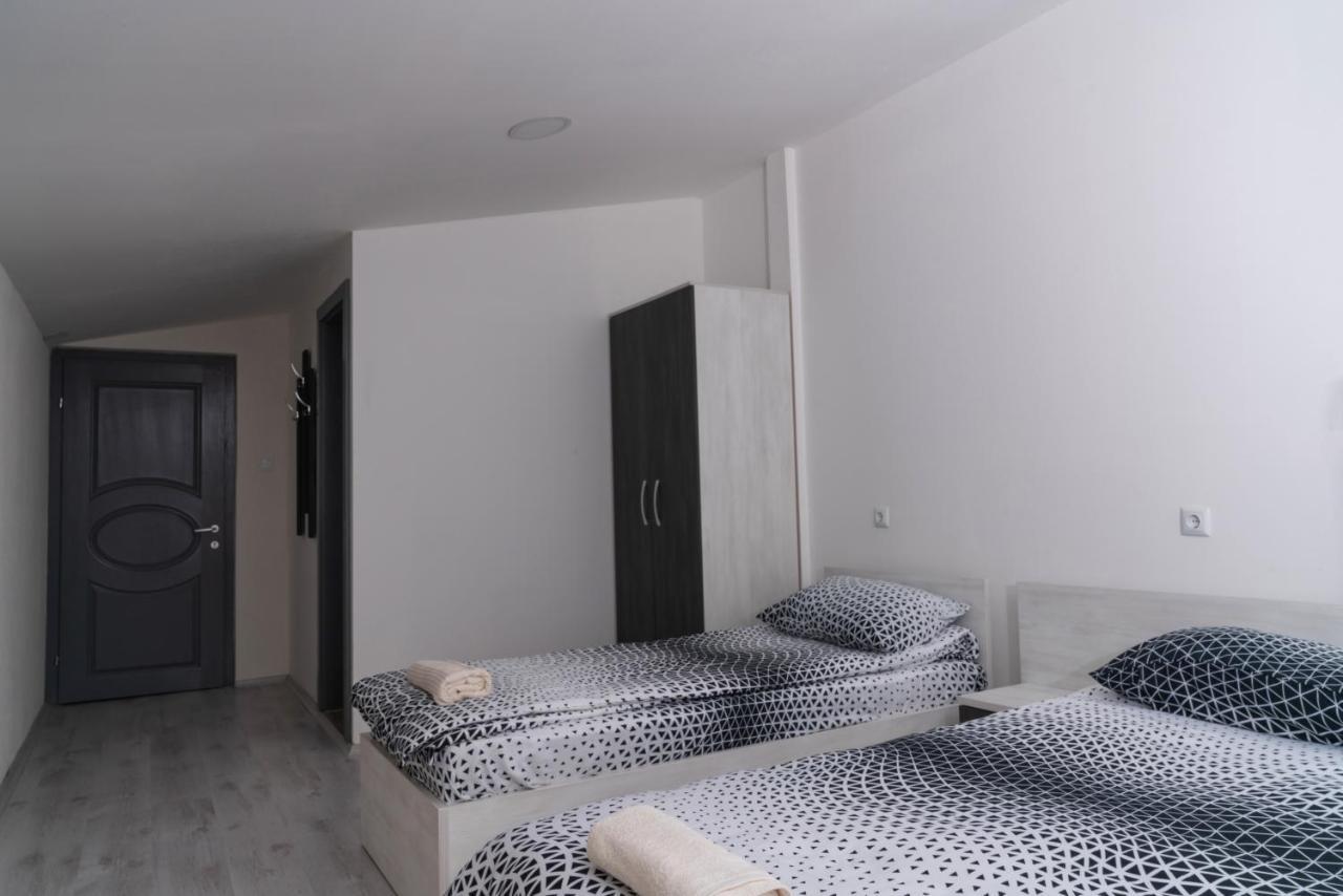 Complex Praga Hotel Gorno Lakocerej Exterior photo