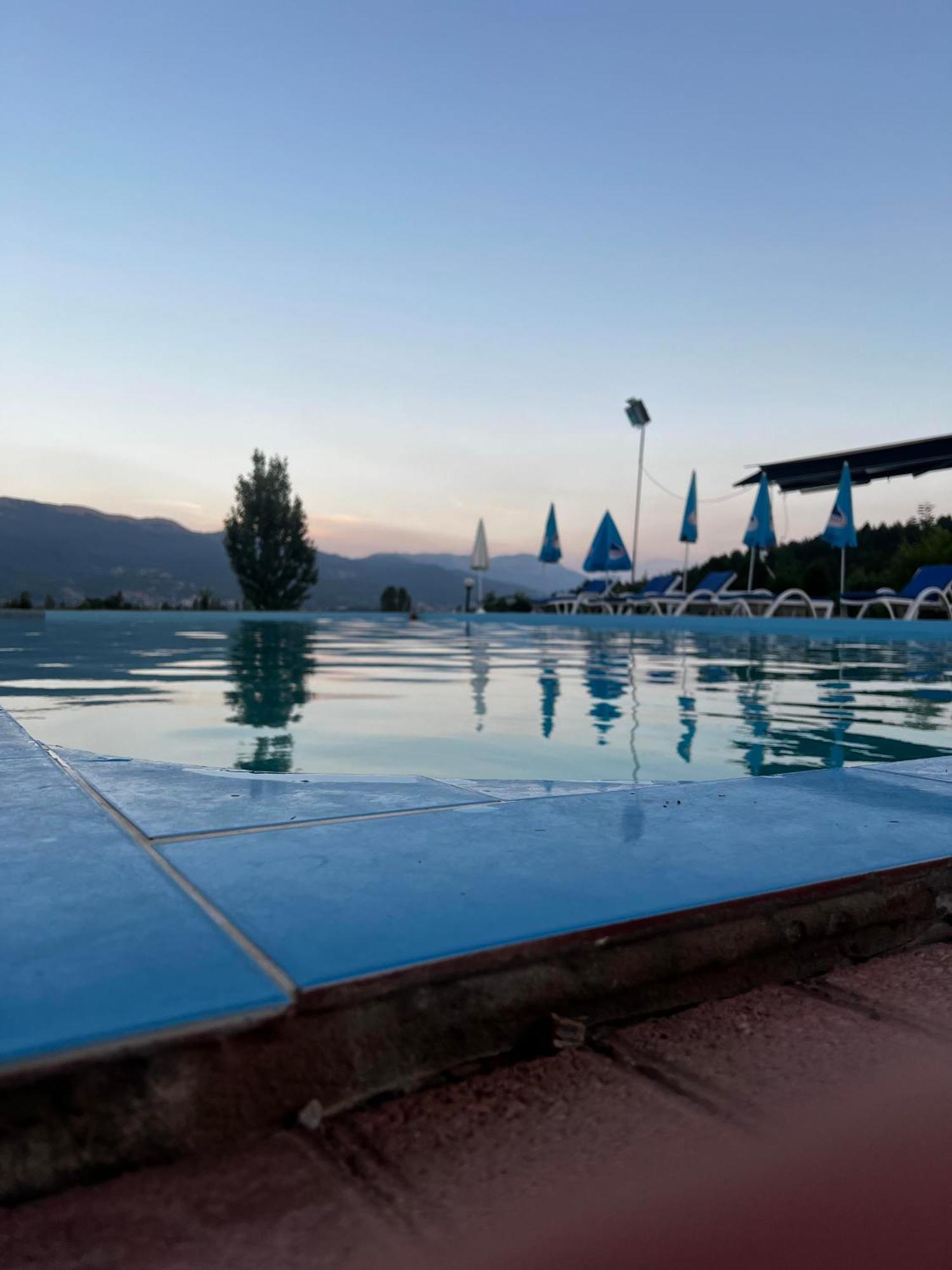 Complex Praga Hotel Gorno Lakocerej Exterior photo