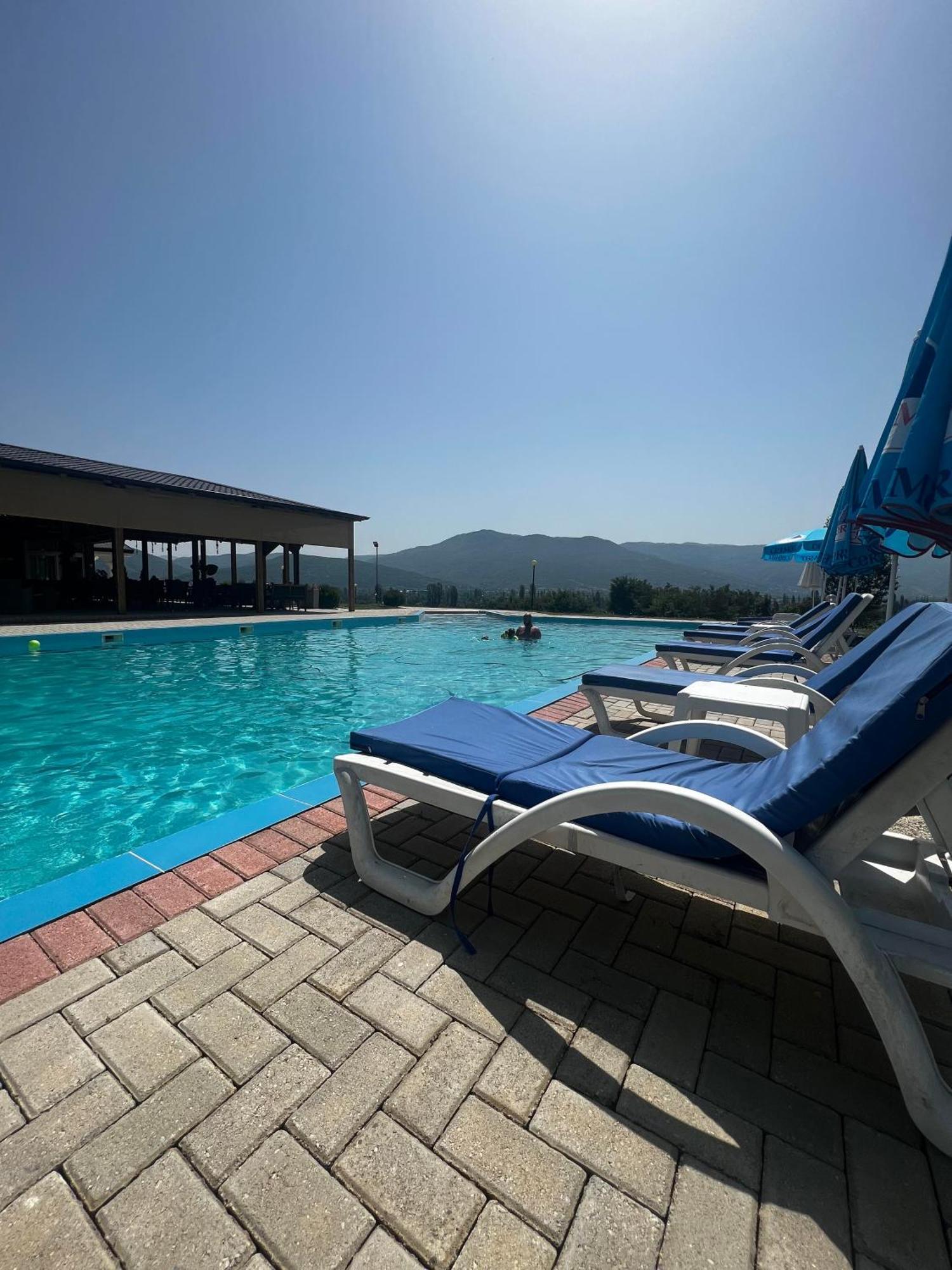 Complex Praga Hotel Gorno Lakocerej Exterior photo